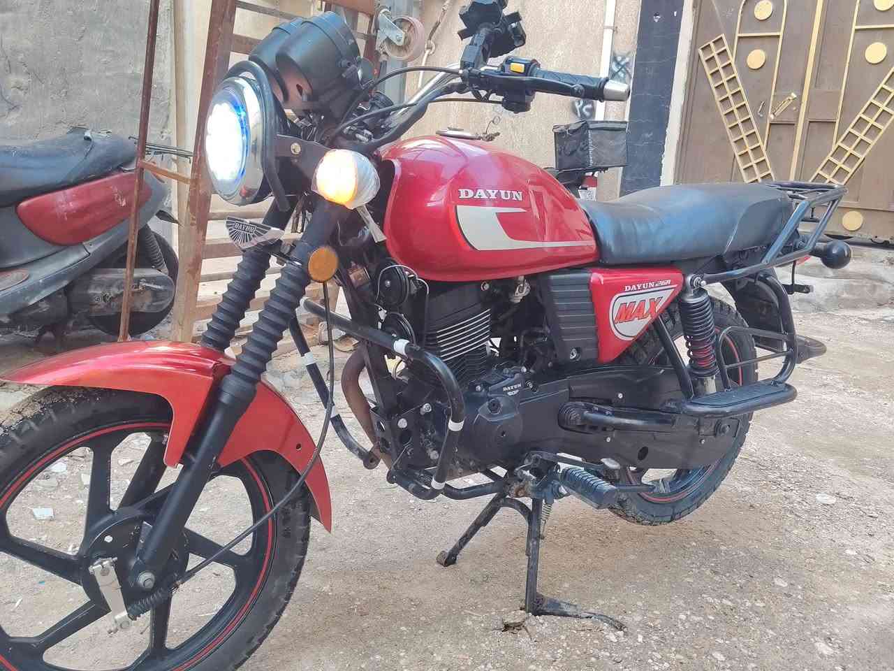 سلام عليكم
#دايون_نفخ طالعه من المعرض  باخير ال22
معرض البغدادي وكيل حسين ابوسيف سعد
يعني ما اتعبكم ابد بلترقيم
#شباب الدراجه ربع ماتذب عليها گبل تطلع للشغل
#سعرها  مليون و 400 
 #رقمي ( *********** )
