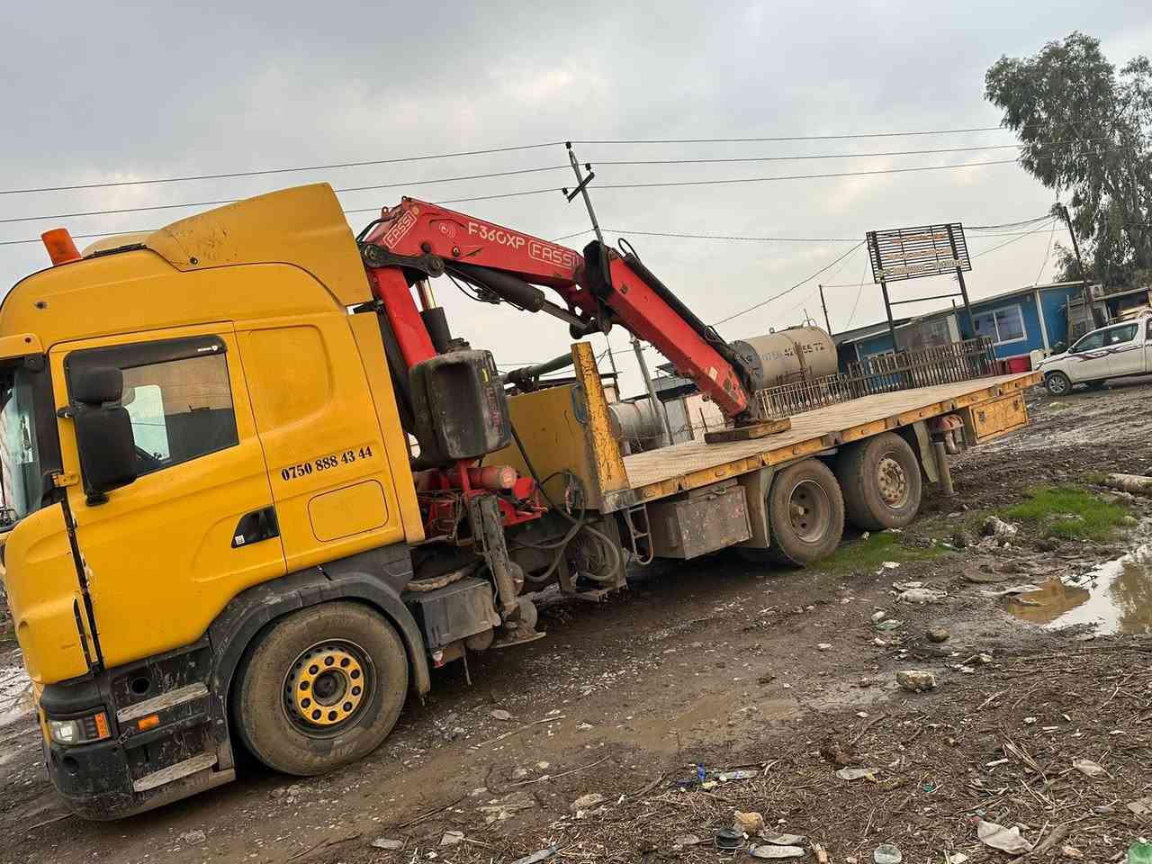 السلام عليكم كرين للبيع سياره سكانيا موديل 2005 حجم 470R
كرين فاسي 12طن 5سلايت 2يده رون 3 السعر 510وبي مجال 
المكان اربيل 
للاستفسار الاتصال *********** واتساب موجود
