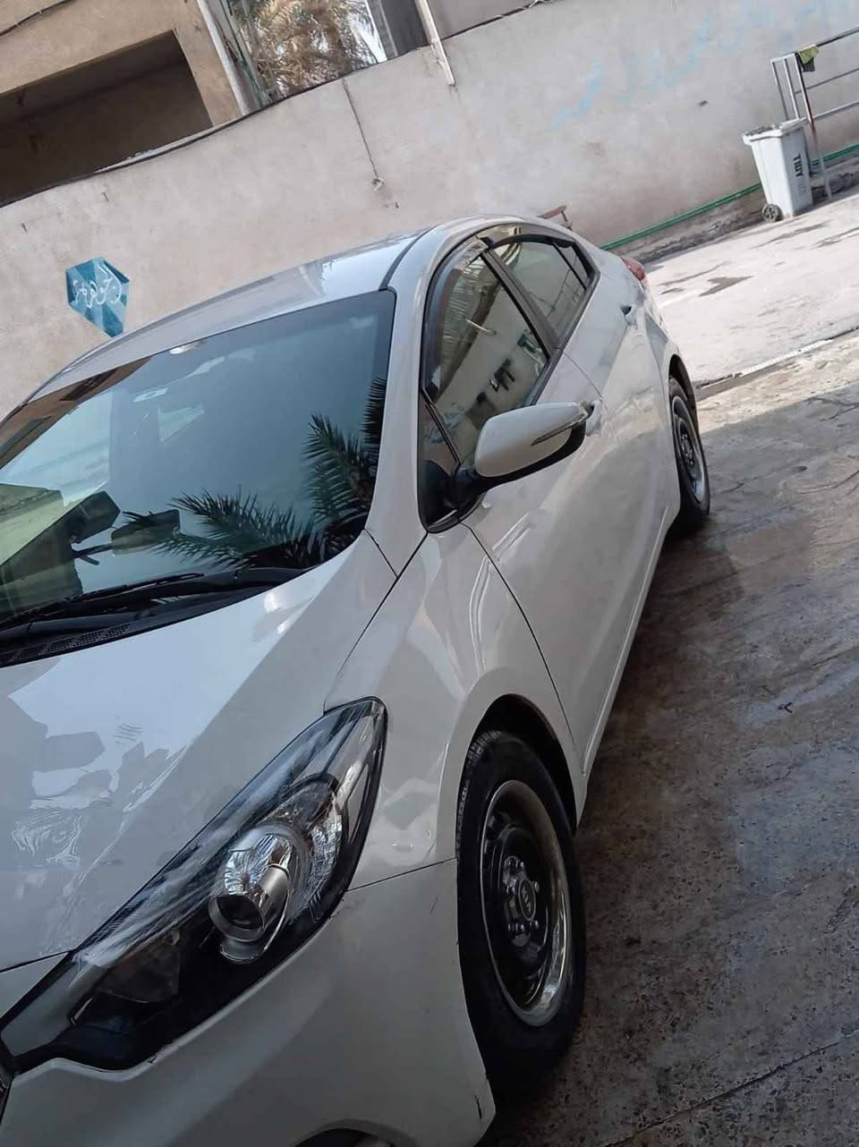 السلام عليكم للبيع فورتي موديل 2015 رقم كربلاء مكينه 2000 دوش السياره جاهزه من تبريد حداديه تخم تاير ما عايزها شي حادث السياره جاملغ وطرف البنيد جهة السايق السونار مرفق مع الصور السعر 110/// *********** كربلاء, العراق
