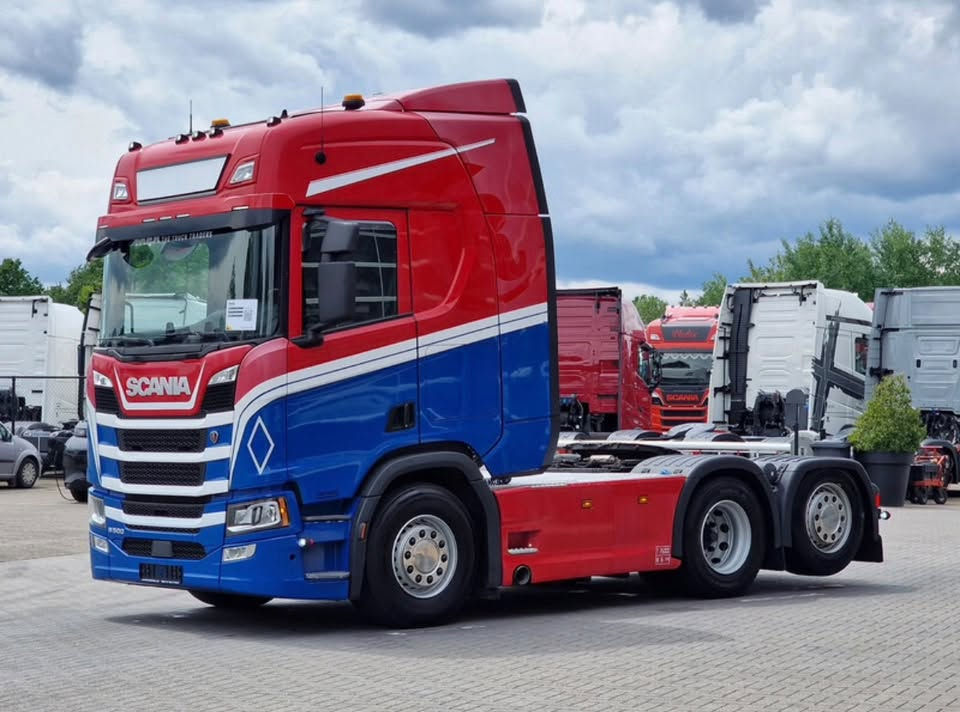 لتقيل بدو تقيل💪🏻
نقطة بيوصلك السعر ❤️
Scania R500
NGS Highline 6x2
موديل:
13-02-2020
تواجد: هولندا 🇳🇱 
ماشية: ٦٤٨.٥٠٤ الف.
ناقل الحركة: أوتوماتيكي. 
عدد الأسطوانات: 6. 
القوة: 500 حصان. 🐎 
فئة الانبعاثات: 6. 
الوزن الفارغ: 9848 كجم. 
نوع الكابينة: كابينة نوم. 
الوقود: ديزل.

اكمل وصف نضافة عالية جداً جوا وبرا✅

#السعودية #سوريا #الاردن #العراق #شاحنات #سيارات #سكانيا #اكسبلور #viral #هولندا #المانيا #اوروبا #السويد #النمسا #بلجيكا #الوطن #العربي


**إذا كنت صاحب هذا الإعلان وتريد حذفه لأي سبب، رجاءا أرسل رسالة إلى الدعم الفني**