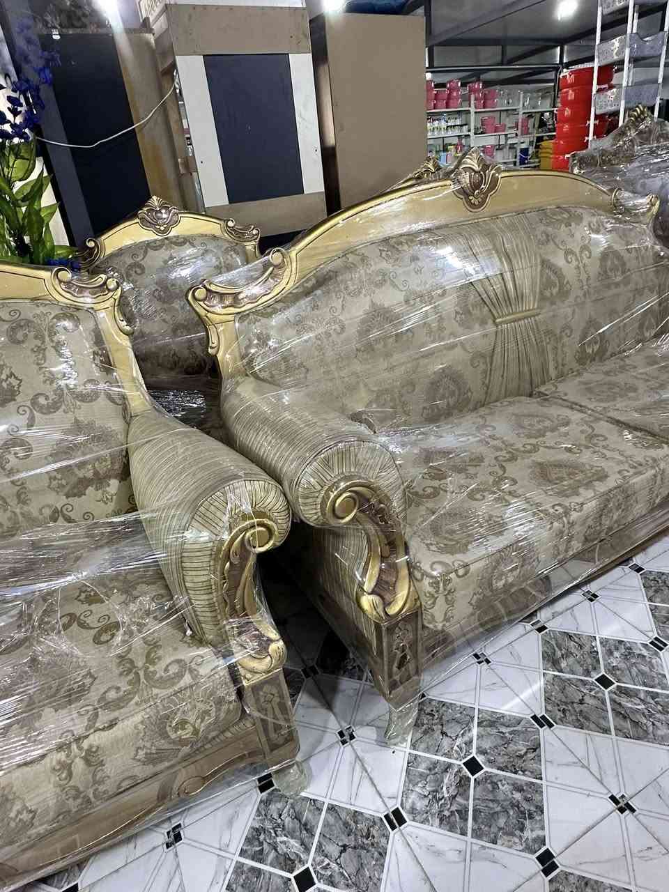 تخم باله خمسه قطع
نظيف تجي وشوف ابعيك 
اهواي نوعيات موجوده
بيع او مراوس او تبديل
متواجدين يوميا من ٩الصبح لحد المغرب 
اشعندك للبيع نشتري 
جلسه عربيه او قنفات 
مكاني ناصريه الغراف طريق ال سهلان منطقه العميرات
واتساب 
***********

