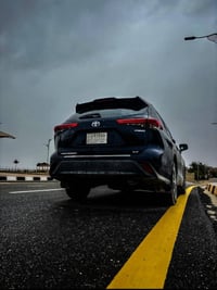 هايلاندر 2023 هايبرد للبيع امريكيXLE فتحه سقف 7راكب تحكمات ستيرن سياره...