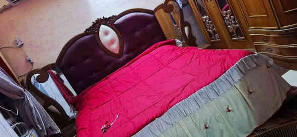 غرفة النوم تسكام نضيفه شخط مابيها نضافتها ١٠٠%١٠٠ كلفتنه ٤ملايين رايديها مليون وسبعمائة ١،٧٠٠  العنوان كربلاء حي المجتبى قرب فلكة الثورة اذا مو شراي لا تتصل ولا تعامل رجاءً
للإتصال ***********
