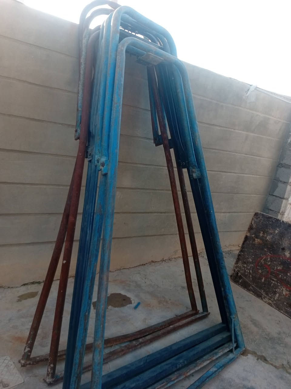 ونج البيع يطالي نص طن وعرباين 2 و سكلها سعره 850  مكاني كركوك شراي يدلل***********
