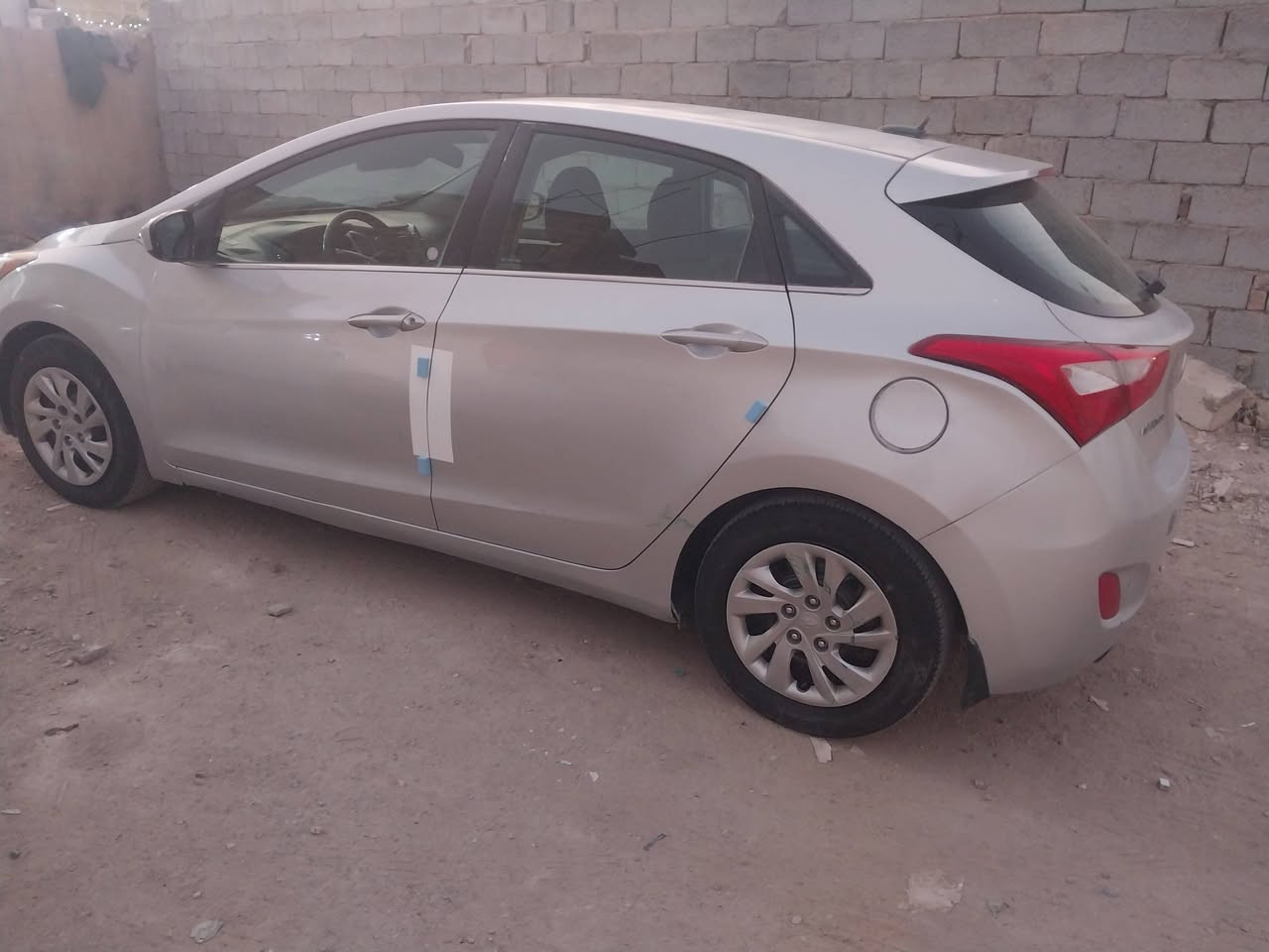 إلى عشاق النترا ١٦ هاش باك النظيف والمناسب
محرك ٢٠٠٠ مكفول من التبخير والتنقيص والفتح والصوت 
وارد امريكي

ببه تبديل جاملغ أمامي بدون دواخل + رشات صبغ خلفيه 
مكان السياره الشطره 
حداديه ممتازه دواخل ع  وضع الشركه لايت زنون 
جاهزه ترايها كلش حلو 
السعر ٨٥ وبيه محتل 
*********** / ***********
