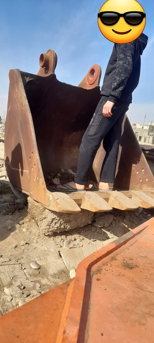 كيلة جلاد للبيع بلاديه  عرض ١١٠سم  نضيفه كلش حفارة حجم ٢٣٠ وفوك بيم ٩٠ السعر ١٣ ورقة  ***********
مكاني ذي قار الرفاعي.
