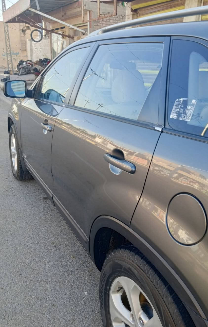 السلام عليكم للبيع سورنتو موديل ١٣ خليجي ،٦ اسلندر ،مكفوله من الصبغ والتبديل حتى الداميات ،فور ويل ٧ راكب  كشنات جلد ، إدامه كامله،،، تبريد ،اطارات، منظومة ماء ،راديتر، منظومه بانزين مع فيت بم ،،ماشيه ١٩٠ ألف حقيقي ،،بأسمي سنويه مجدده السعر ١٨٠$ وبيه مجال ،،كوت ***********
