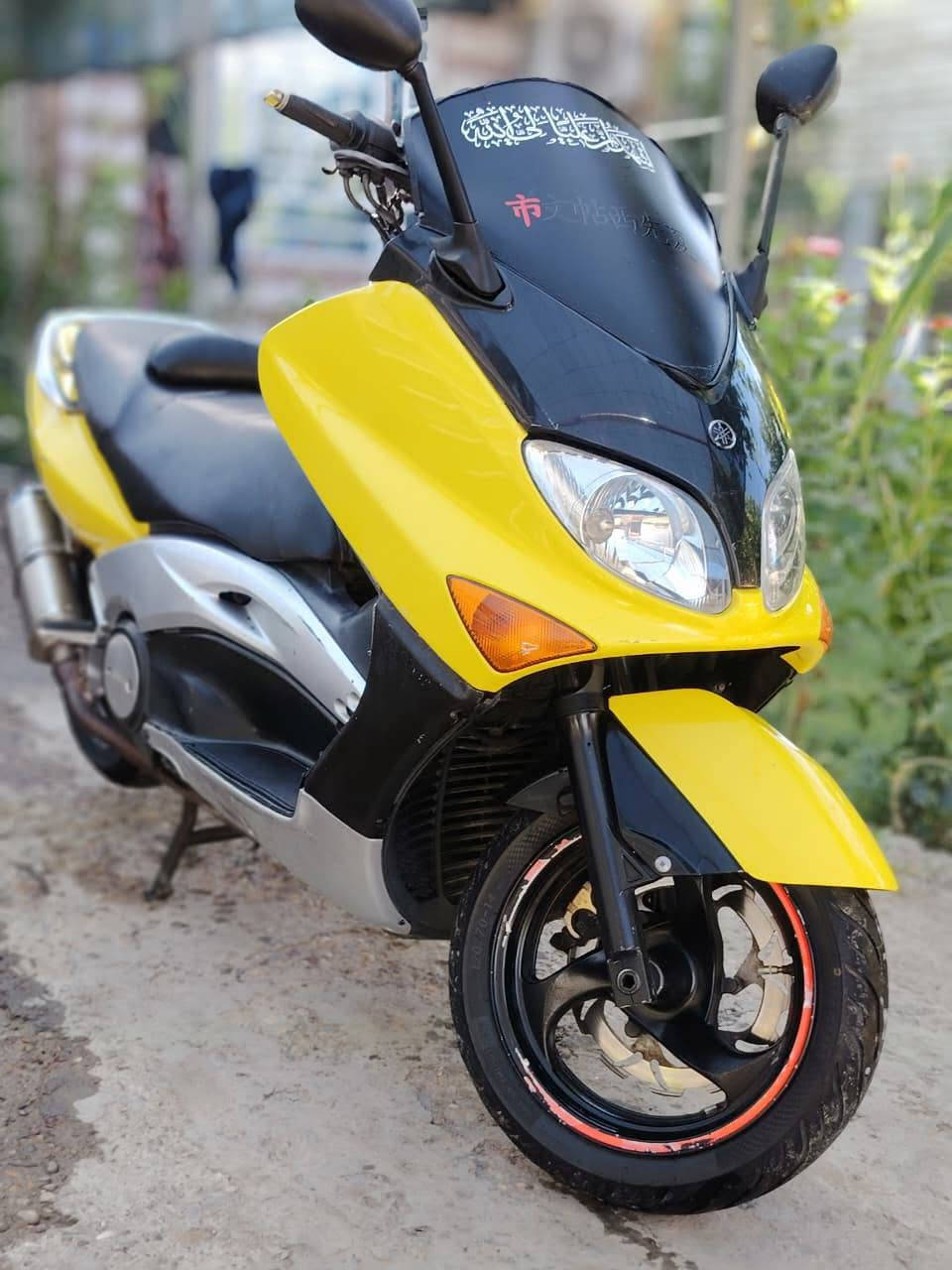 سلام عليكم Tmax500
تايرات زوج جددد عليها إدامه كامله
مكينه مكفوله جيب فيتر وتعال 
كهربائيات جاهزه صالنصه كاربون جديده 
ماشيه 38 دراجه شوفت عينك نضيفه بمعنا الكلمه 
السعر 18بيها مجال مكان بغداد التاجي جسر المثنى
***********
