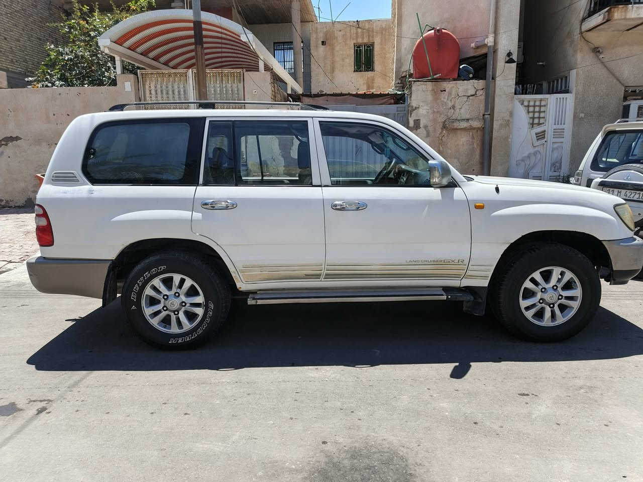 سيارة لاندكروز مونيكا موديل 2005 فول عادي فئة G بيه صبغ صفاح بسبب الخط الاصق بنيد قمارة بيبان خلفية بلاد كفالة كير لوكير محرك جديد ستندر سنوية مشروع وطني تنتهي سنة 2028 باسمي مداور خلال يومين مكان السيارة العمارة  السعر 145 ورقة للبيع فقط هاتف*********** رقم بدون واتساب فقط اتصال
