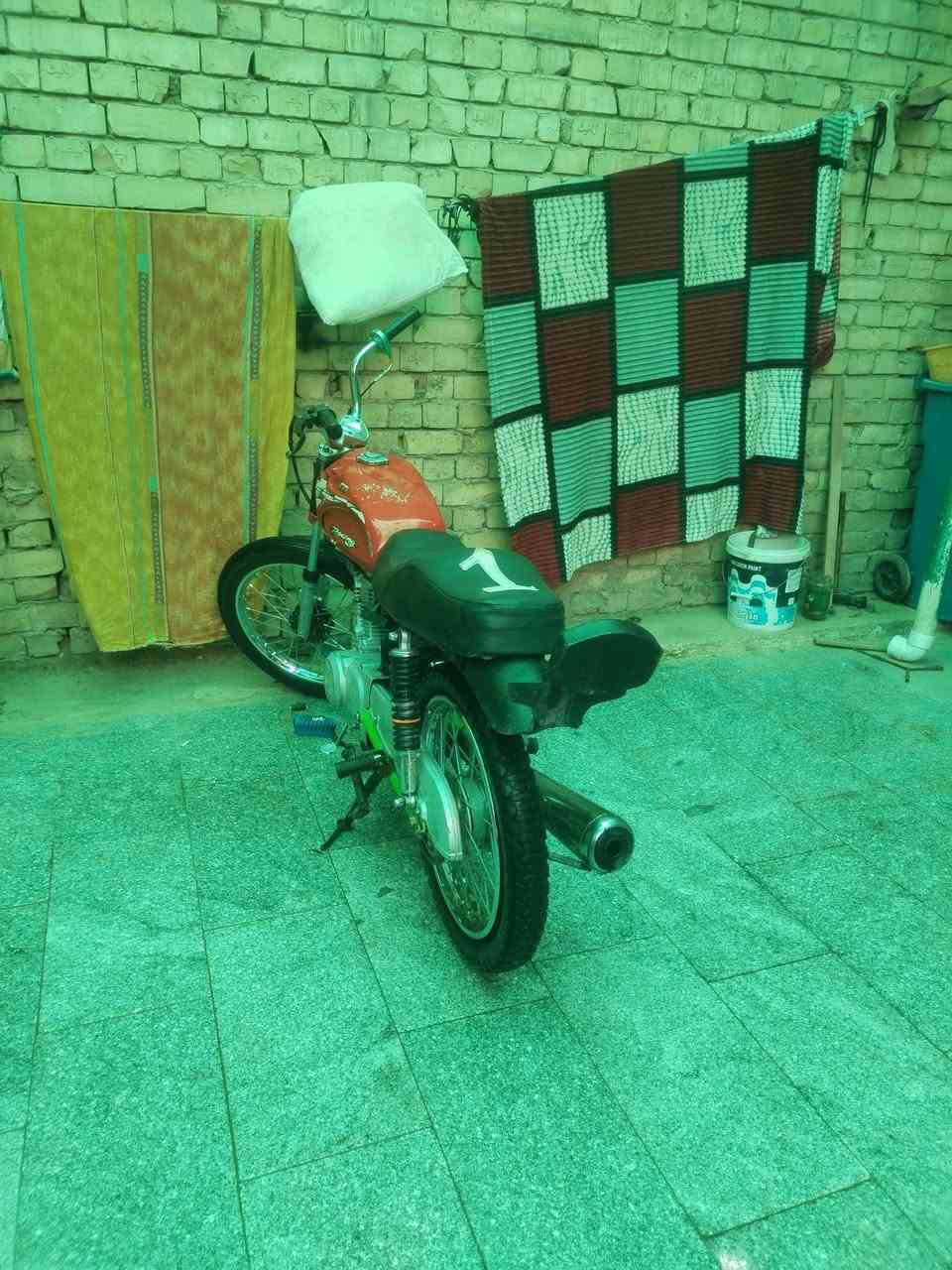 سلام عليكم  4 كيى مكينتهة تخبل بيضة طكت نضوح ماكو مراوس بماكس او بيع دراحة عوزهة بزربرينات للويل المامي *********** بغداد عبيدي
