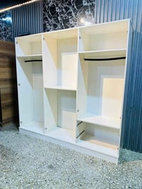 للبيع • أثاث غرفة نوم