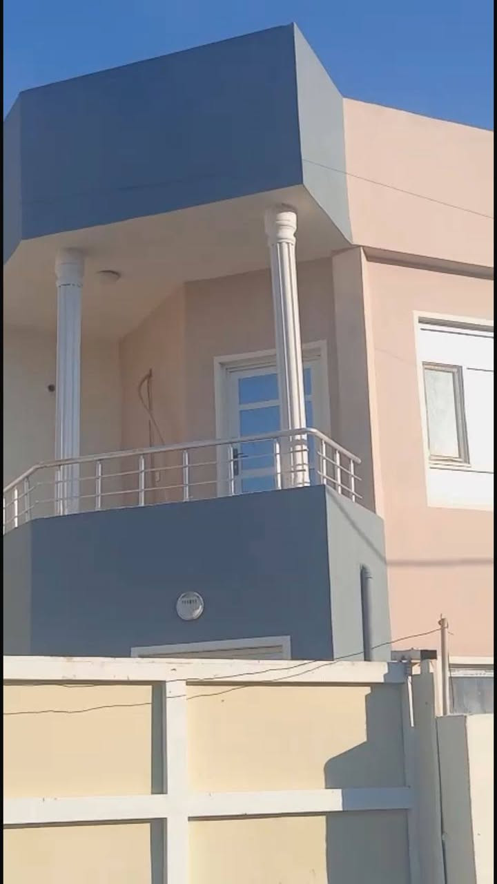 عندي بيت للبيع طويريج ام الهوى الجديدة المساحة ٢٠٠متر يرهم اقصاد المصرف العقاري الشهر ٥٠٠ طابقين الرقم*********** كافة الخدمات
