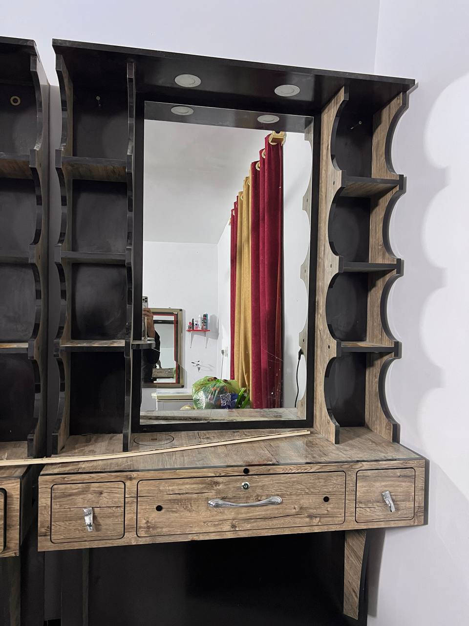 سلام عليكم
ديكور حلاقه للبيع
3ميوزه مرتبات كلش نضيفات
وفاترينات 2
وكرسي 1شغال كلشي بيه ونضيف
قنفات عدد 3
للاستفسار ***********
العنوان بغداد
