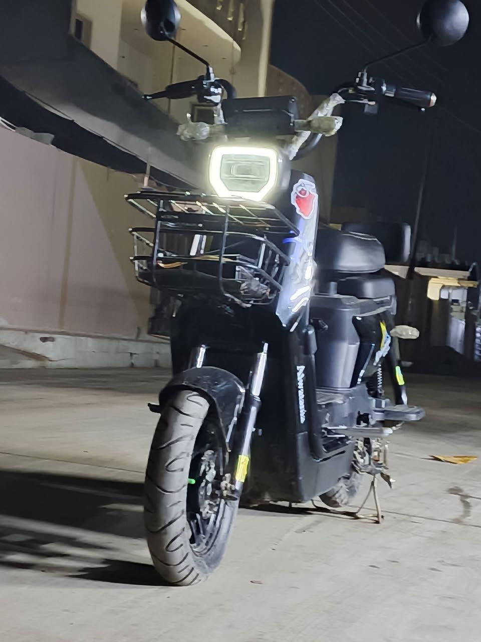 السلام عليكم ماطور شحن للبيع النظافه كدام العين كلو شرط وشغال السعر 225 وبي مجال شراي تعال خاص او اتصل عل الرقم وتدلل ***********
