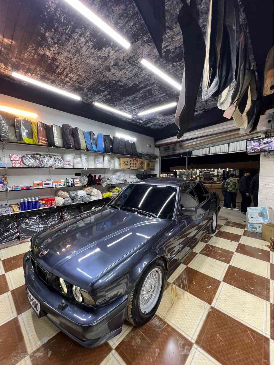 بيئم ئه وروپي بؤ فرؤشتن 
مؤديل ١٩٩٥ فول فول مةكينة ٥٢٥ي  تؤماتيك ده حامي لؤ دةحامي بةشةرت بي ليدران  
مه نفيست ئيبراهيم خةليل سحری50 مةجاليكي برايانة 
شوين سؤران ***********
ڤايبةر و وه تس ئةپيشي لةسةرة أربيل, العراق
