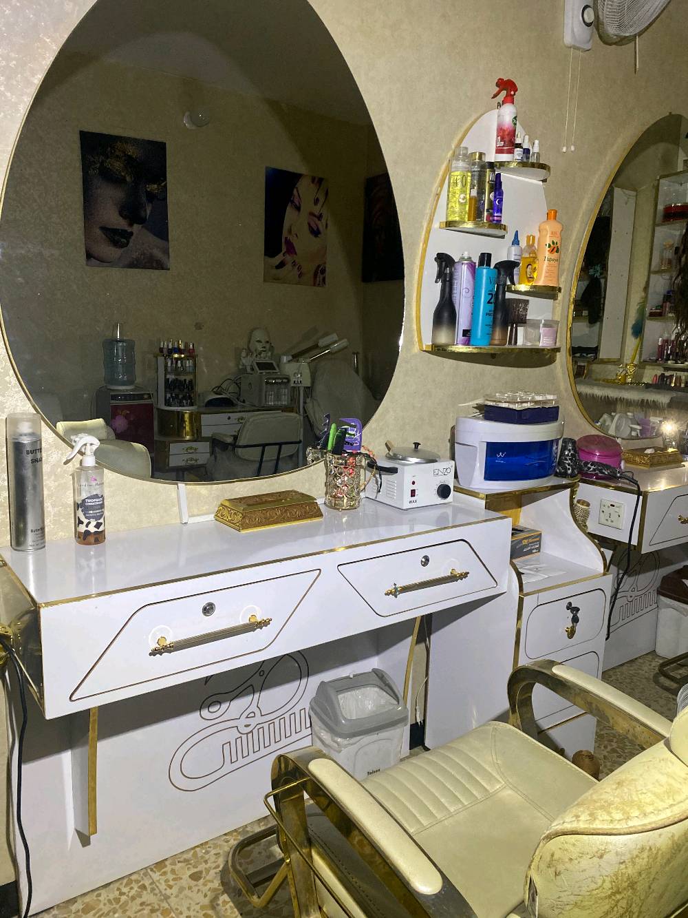 💇‍♀️ للبيع صالون مع جميع أغراضه

📍 الموقع: النجف – بداية حي ميسان، قرب أسواق دينار ودينارين، داخل مجمع الرحمن التجاري.

✨ اسم الصالون: نازك بيوتي.

💰 السعر: 6 ملايين دينار، وقابل للتفاوض بحدود المعقول.

للاستفسار والمعاينة، راسلني على الخاص.