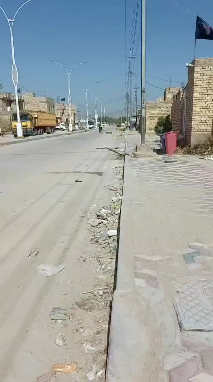 دار للبيع 
الموقع حاوي العباس شارع الامام على شارع التبليط السايدين  ارصفه ومستوصف بابك مقابل بيت قاسم جعفر الحامي  ما مجاري وكهرباء البيت مساحته ٣٥٥ الواجه ١٣ ونص ونزال ٢٧ مشمول  بالتمليك عندي معامله كامله الى وصورة قيد من الطابو وبي رقم ونسخه من الطابو   واتساب او اتصال ***********
*********** مامتواجد على الفيس واتساب موجود
