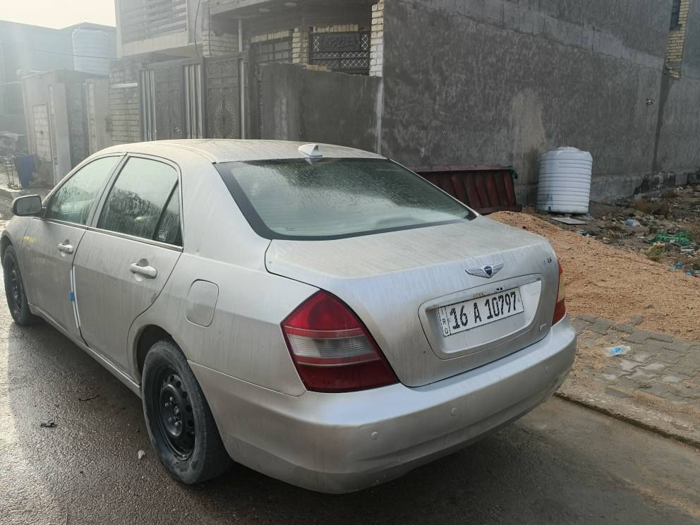 سياره بي واي دي اف 6 BYDF6 2012وبيها صبغ حزام ومواصفاته شاشه سلايت روم  وبلجكتر زنون وعيون الشيطان مكينه 2000 الكير الثاني يفلت يراد له السفره وطوبه يكلف شغلته 175 عاملت عليها بساحه الطيران  بها نواقص بالكماليات مثل غلاف دقم يده الباب مال سائق ومال عبري مال عبري موجوده بس بيها كسر خفيف ومسويها ومال سائق ما موجوده لازم تجيبها من تفصيخ او تدورها بالسنك مواصفات السياره من الشركه محركات بنزين: 4 سلندر، بسعة 2.0 لتر القوة: تصل إلى 140 حصان عزم الدوران: حوالي 186 نيوتن متر الطول: 4846 ملم العرض: 1822 ملم قاعدة العجلات: 2740 ملم الارتفاع: 1465 ملم مقاعد جلدية
السعر 45وبيها مجال الرقم *********** بغداد, العراق
