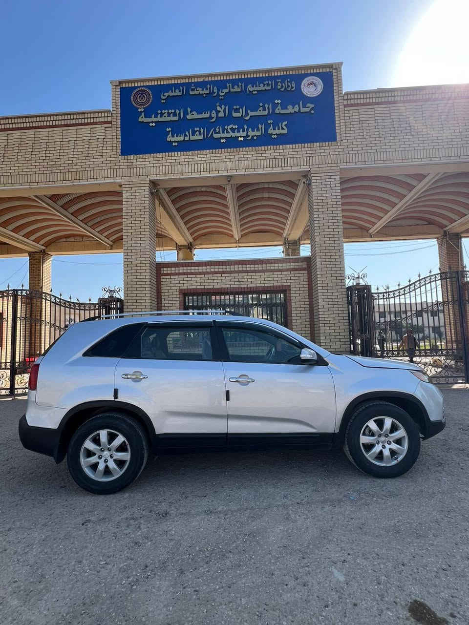 يالله السلام عليكم اخوان سورنتو موديل 2012امريكي حادثه جاملغ وبنيد بدون دواخل السياره وبيها صبغ حزام اثر جراد وطخات السياره جديده وجاهزه من كلشي تخم تاير حداديه اماميه وخلفيه تبريد ثلج مكينه جديده 2400دوش المرغوب رقم دولي شرط التحويل مكان السياره ديوانيه السعر 108 وبيها مجال لطيبين 🌹***********
