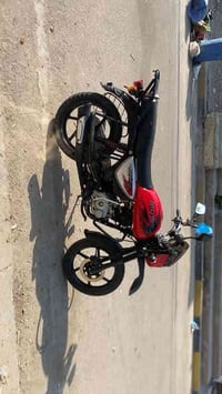 بوكسر للبيع موديل2023 رقم وسنويه انكليزي تحويل ثاني يوم دراجه نضيفه ما...