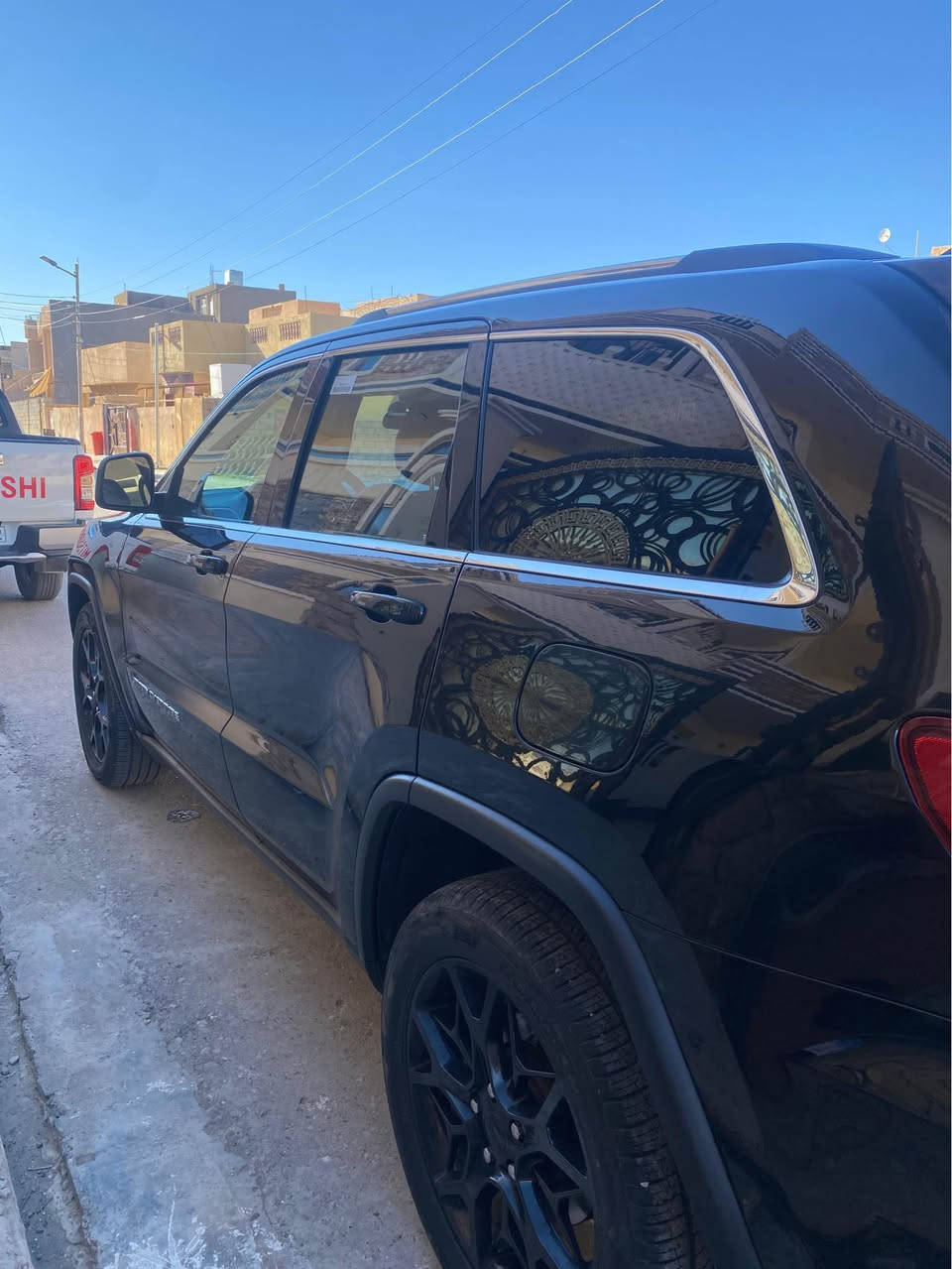 جيب كراند شيروكي مواصفات لاريدو 2021 كلين تايتل سيارة جديدة كلش وكلشي بلادي على وضع الشركة فول مواصفات عدا الفتحة شاشة كبيرة وتدفئة كشنات وكشنات كهرباء وجلد تبريد قطعتين وبعد مواصفات لاريدو المعروفة
السيارة رقم سليمانية مميز 
اتصل وتشلع عيوني *********** السليمانية, العراق
