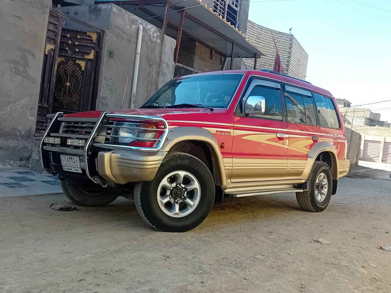 سلام عليكم باجيرو ٩٥ كير ومحرك بلاد مكفوله فقط صبغ حزام للجماليه رقم بغداد بأسمي تحويل ثاني يوم مكان بغداد للبيع او مراوس حسب القناعه للإستفسار ***********
