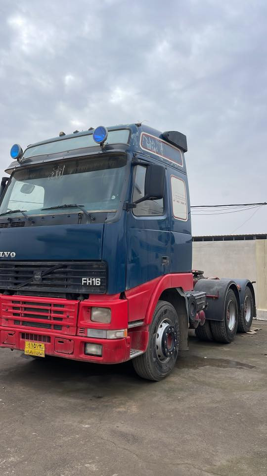 السلام عليكم
فالفو  (١٧٥$ 💵) ورقة مجال 
موديل : ٢٠٠١ ( كفالة عامة)
مجموعة بلاد و دبل شانصي
محرك (٦ سلندر FH16 ) 
كير ( ٣*٣ عادي)
سنوية منتهية ( شرط تحويل)
مسجل ( قلاب -نساف)
عربانة ما موجود↔️
مكان اربيل
***********     📞وتس اب
*********** 📞
