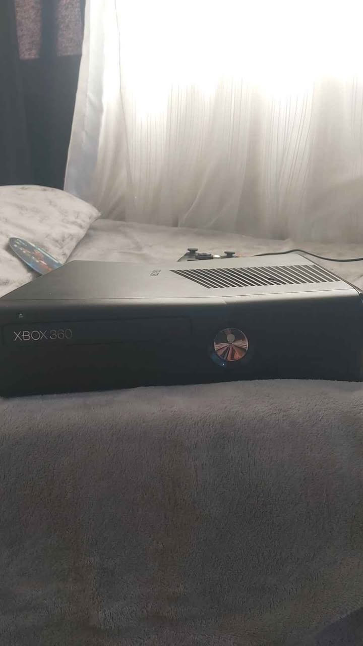 Xbox 360 نەکراوەتەوە هەموو شتێکی شەریکەی   لەگەڵە وەک دوو دەسک ئێچدیئێمئای و کەبڵی هەزار۱٠٥داگرساندن تەنها السليمانية, العراق


**إذا كنت صاحب هذا الإعلان وتريد حذفه لأي سبب، رجاءا أرسل رسالة إلى الدعم الفني**