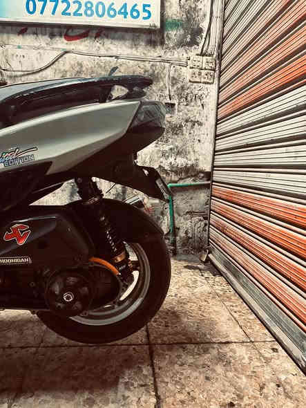 السلام عليكم دراجه سكنس شمعه للبيع
الدراجه مفوله تزويد 
كور صليب وبوشه ما معروفه من بره اجت 
صدر كرزي 
فج فرندو اصلي كرزي 
عقل رياضي 
دبلات خلفيه NCY
دراجه دراجه مفوله مفوله تزويد مكفوله لا تبخير ولا تنقيص ونكره سلف الصبح وشلعه ومعدل هاون 
والدراجه كابريتر من بره اجت مو هنا محوره شغلها كله مرتب 
السعر مليون 700وبيها مجال متواجد واتساب 
***********
