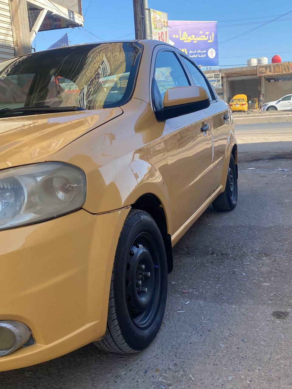 السلام عليكم سياره افيو 2011خليجي مكفوله من الضربه مبدل بيه بس باب الخلفي  ومصبوغه حزام لجماليه  سياره شركه عامه سياره جاهزه ونضيفه كلش مكينه بيه خيط تبخير رنكات تبريد ثلج شاشه تاب كامرا. السعر 65وبيه مجال العنوان ناصريه مركز حي العسكري  ***********
