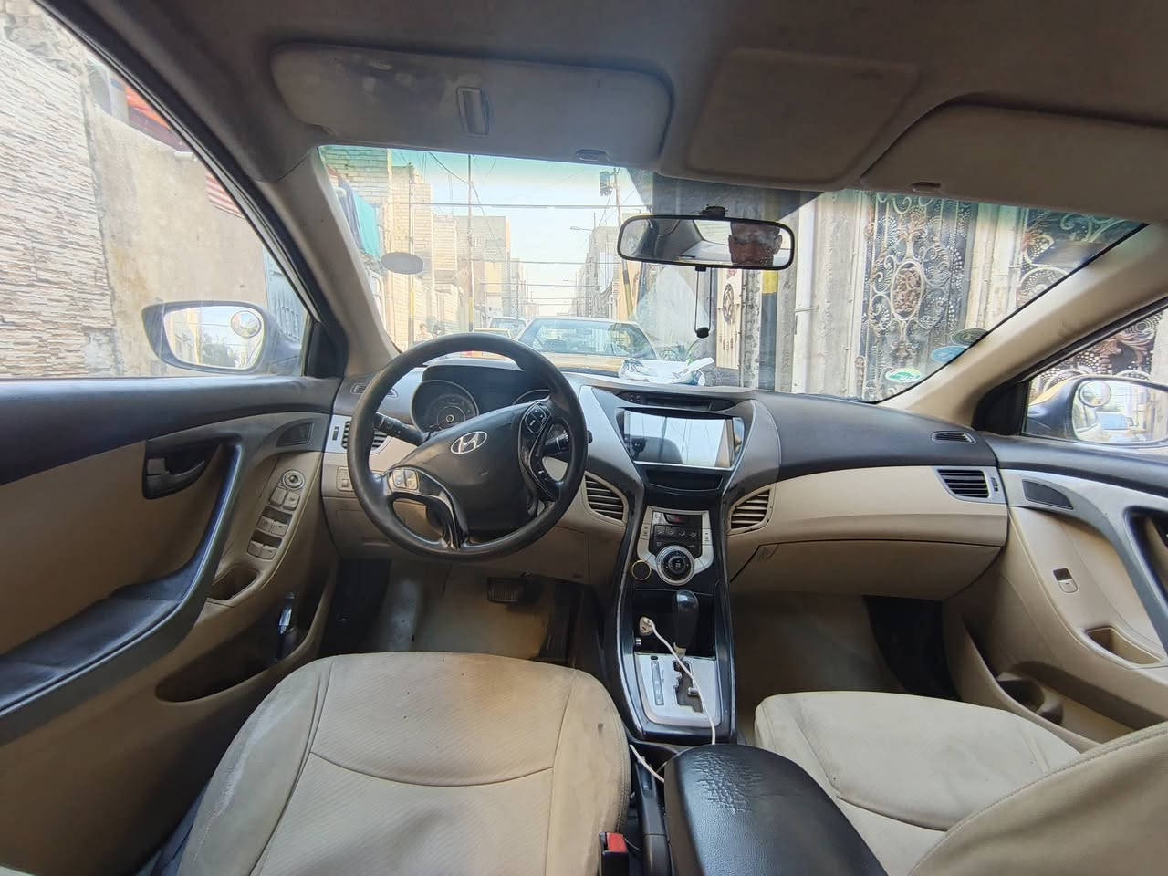 السلام عليكم الانتره لبيع
موديل 2012 خليجي مكينه وكير خير من الله تبريد خير من الله بس الضربات مثل  ما موضح بل صور لا ستفسار *********** العنوان بغداد مدينه الصدر
