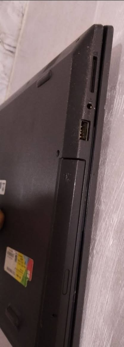 ✅ المواصفات:
لابتوب من شركة Lenovo للبيع 
المواصفات:

- 🪟 النظام: Windows 11 Pro
- ⚙️ المعالج: Intel Core i5-8250U (الجيل الثامن)
- 🎮 كرت الشاشة: Intel UHD Graphics 620
- 🧠 الرام: 8GB DDR4 2400MHz
- 💾 التخزين: 1TB HDD
- 🖥️ الشاشة: 15.6 بوصة

🖥️ مناسب لـ: 
📚 الدراسة
💼 العمل المكتبي
🌐 التصفح والاجتماعات
🎨 التصميم الخفيف
🎬 المونتاج الخفيف
💻 البرمجة
📐 البرامج الهندسية الخفيفة
🎮 الألعاب الخفيفة والمتوسطة

💰 السعر: 350,000 دينار عراقي 

للتواصل: على التليگرام @AAARRX

الموقع📌: الموصل ولايوجد توصيل


**إذا كنت صاحب هذا الإعلان وتريد حذفه لأي سبب، رجاءا أرسل رسالة إلى الدعم الفني**