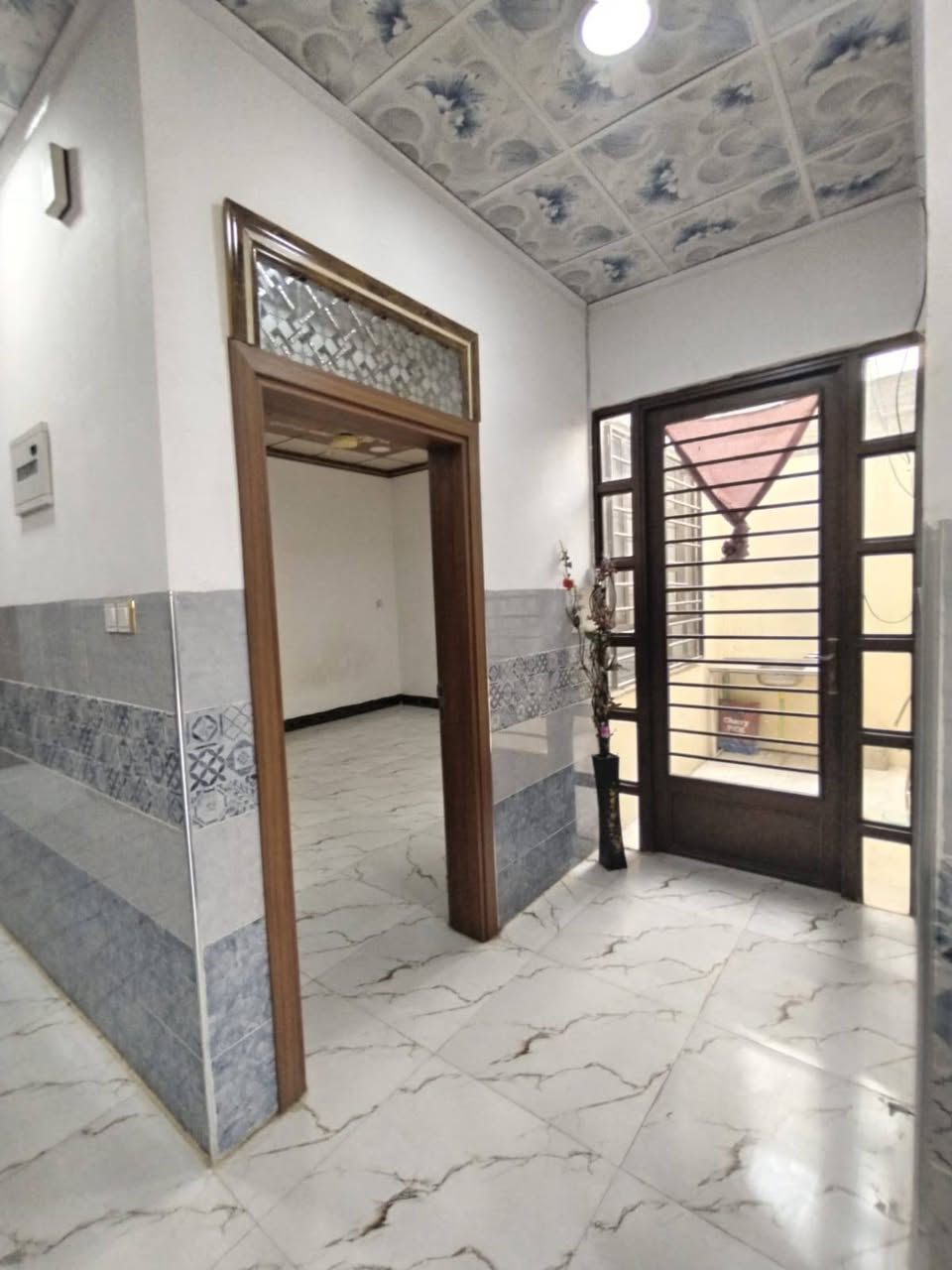 السلام عليكم
دار للإيجار 180 متر
حي الملايين الثانية قرب جامع العادل
سعر الايجار 275 الف
مطلوب موظف وعائلة صغيرة
ودفع إيجار اول شهرين مقدماً
حسب رغبة صاحب البيت
https://maps.app.goo.gl/jor1ULtfPBs8XE9i6
وهذا موقع الدار

***********
