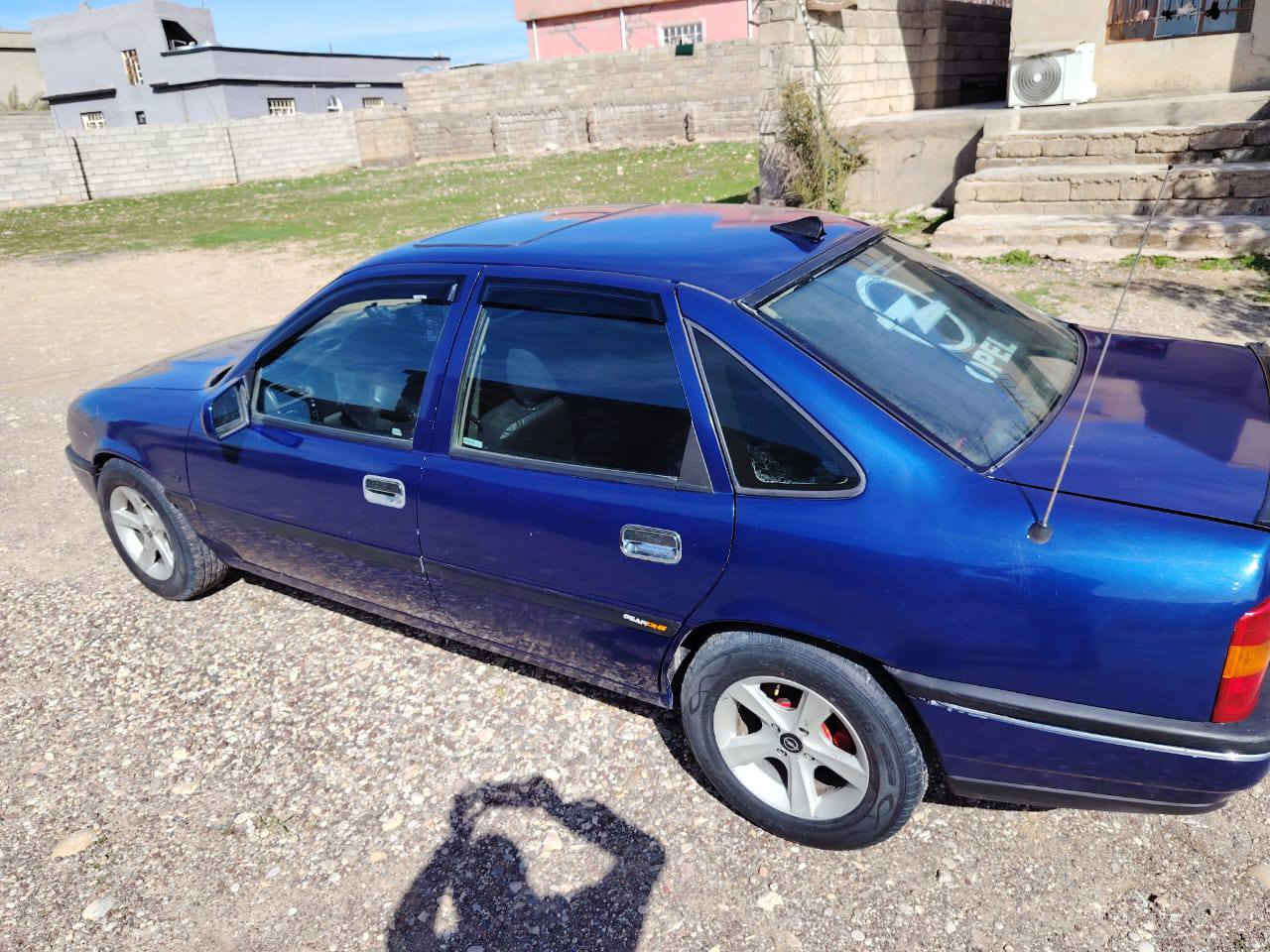 سلام عليكم
فكترا للبيع
صبغ جماليه بدون اي ضربه 
موديل 1992
جامات كهرب 
ابريك ABS
محرك 18مامفتوح
صدر تاير جديد  هزه جديده شرط التحويل 
السعر اتصل ع رقم ***********
