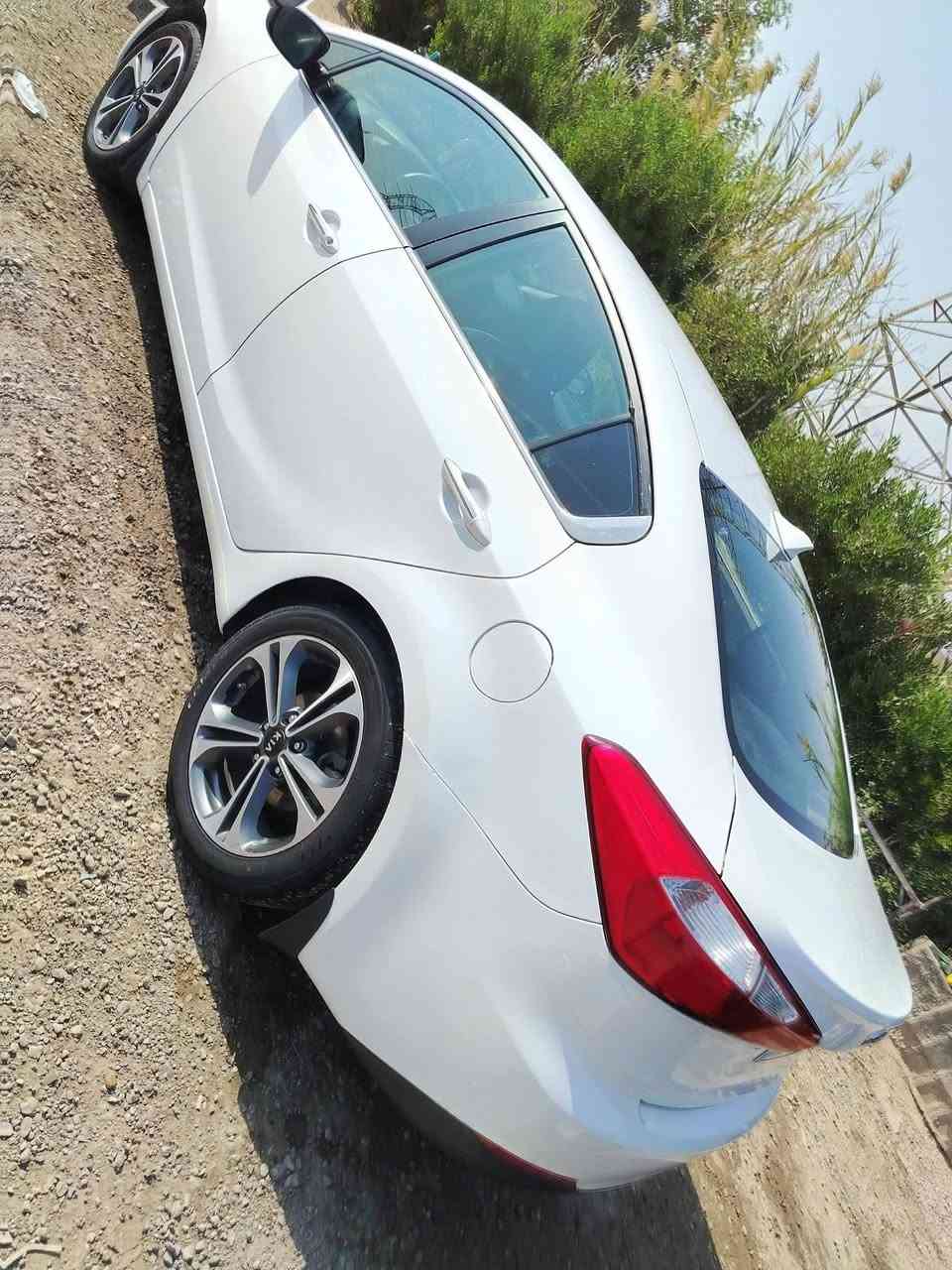 سيراتو 2014 مواصفات ViB فووول استيراد خاص اعلى مواصفات محرك2000 GDI
بس قطعه صبغ بيها باب خلف السائق
فتحه سقف
بصمه تشغيل وأبواب وصندوق
تحكم جهتين
3 انظمه قياده
مري شفط
اشاير بالمري
كشن جلد
كشن كهرباء
تبريد بالكشن الأمامي والخلفي
تدفئه  بالكشنات الاماميه والخلفيه 
وبعد مواصفات بيها
رقم بغداد الدولي الجديد بإسمي سنويه وهزه جدد
السعر؛ 115" 
العنوان بعقوبه ***********
