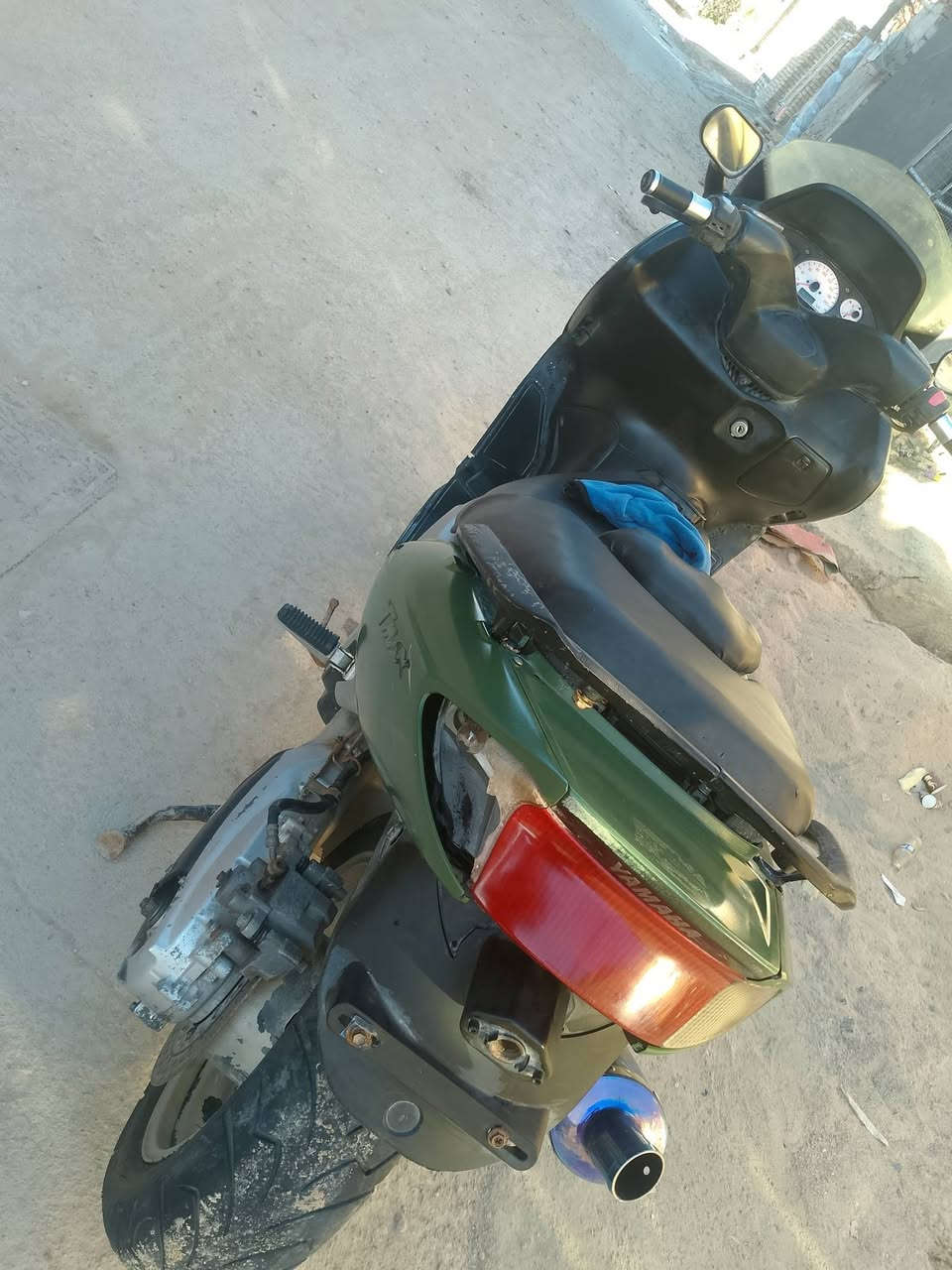 السلام عليكم دراجة للبيع تي ماكس مديل 2007سعرمليونين بيها مجال قليل للشراي رقم *********** المكان با الناصرية التضحيه شارع العلوه
