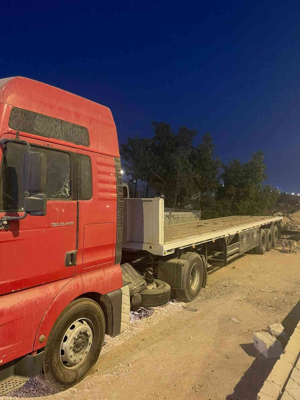 مان تيكه موديل 2004 للبيع مع العربانة او بدون
مكينه بم ونوزل جاهزة مكينة وگير وسبلت فوك القمارة جديد شغال تخم تاير باتريات جدد عربانة 3 دناكير زوج تخم تاير والعربانة كاملة ما ناقصها شي حتى كهربائيات كاملة والعربانة طولها 12 متر و60 سياره كاملة وحادثها موضح بالصور فقط الدعامية الامامية مكسورة ورقم سليمانية
3 أرقام وكالة وسنوية منتهية 2023 
وراعيها عربي من بغداد حي الجهاد والسعر 130 وبيها مجال 
مكاني البصرة الزبير للاتصال ***********
