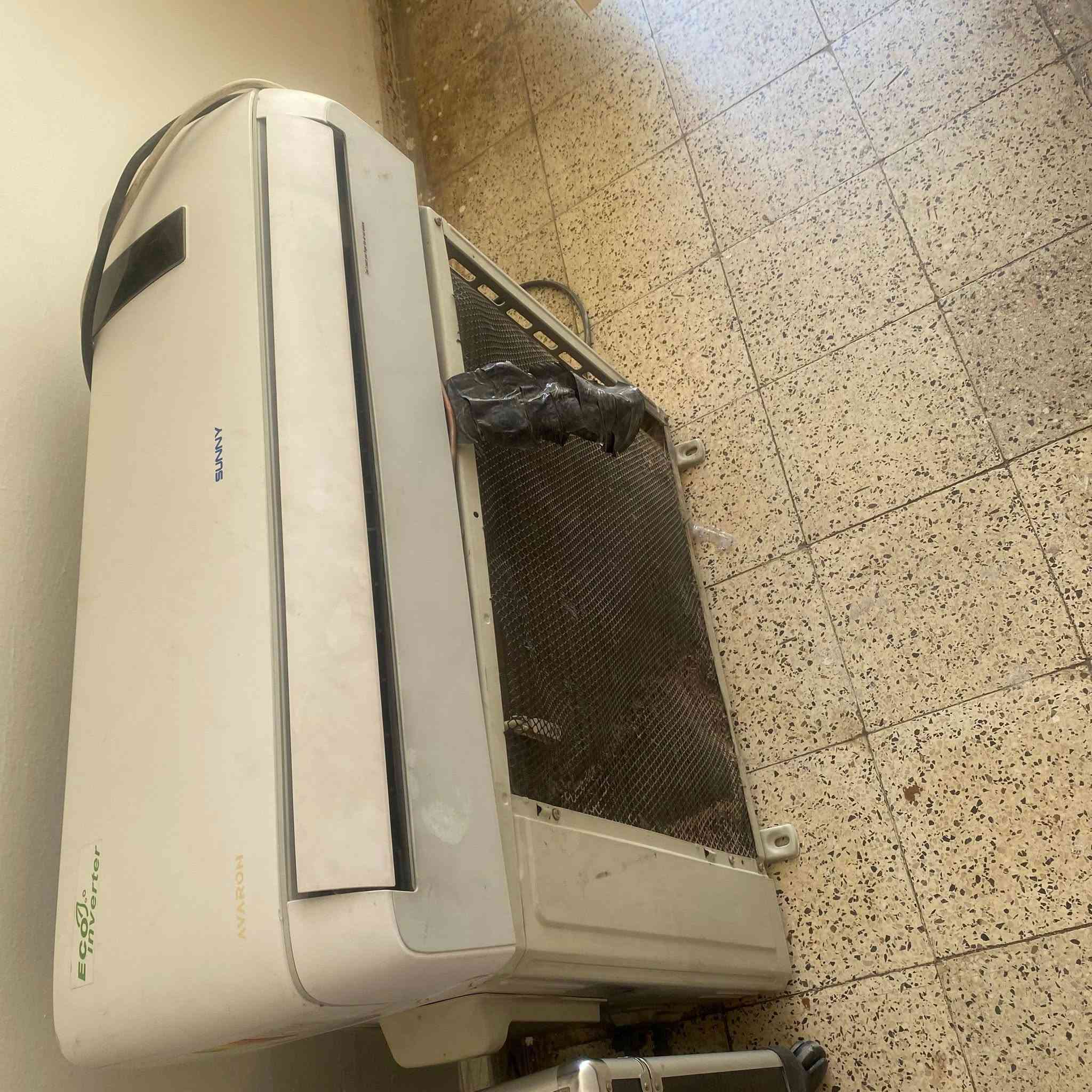 السلام عليكم عندي طباخ للبيع ب ٢٥
السبلت انفيرتر طن وربع ب ٢٠٠ الف 

غرفه نوم نفرين ٦ قطع بدون دوشك ٣٥٠ الف 
قنينه غاز ومليانه ب ٦٠ الف 
مبرده نظيفه ب ١٠٠ الف جهاز بخار ب ١٥ الف كاونتر كامل سعره ٣٥٠ الف فرن كهربائي ٢٥ الف برده زيبرا ٣ متر نظيفه كلش سعرها ٢٥ الف رجاءا الي ميريد ليتصل 

المكان اليرموك مستعجل بيعتهن 

للاستفسار ***********
