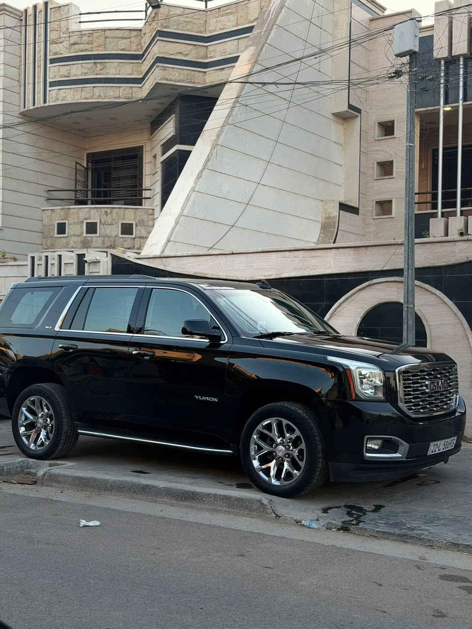 السلام عليكم
يوكن ٢٠١٩ فول ١/١ 
ماشيه ٧٥ الف 
السياره كلين تايتل مكفوله كفاله عامه عدا دعاميه الاماميه صبغ الباقي كله مكفول 
كير مكينه صدر تايرات باتري قطع مفتوحه كلها مكفوله
مواصفات slt تجي تشبهه الدنلي بس محرك ٥٣٠٠

المواصفات :
١- فتحه سقف
٢- بصمه تشغيل + ابواب + جنطه
٣- قاصه + كامره + تشغيل عن بعد 
٤- كشنات كهرباء + تدفئ + تبريد 
٥- ستيرن كهرباء + مري طي كهرباء + سكليتر كهرباء
٦- رادار جانبي + خلفي + امامي 
٧- مري رادار + تدفئ + كهرباء تنطبك + اشاره بالمري
٨- كشنات جلد + منفصل vip + ٧ راكب كهرباء
وباقي المواصفات المعروفه مال فول 
ارجع واكرر السياره كلين تايتل مكفوله عدا دعاميه اماميه صبغ 
كير مكينه ايرباك حجر بيئه صدر تايرات كله مكفول
وسياره جانت مضمومه ومطالعه شي قليل كلش 
ماريد اكول انظف وحده بموديلها ولكن الصور تحكم
مكاني بغداد حي الخضراء مقابيل العامريه
*********** متواجد ايضا على الواتس اب 
السعر ٣٨ يعني ٣ شدات و ٨٠ وبيها مجال
