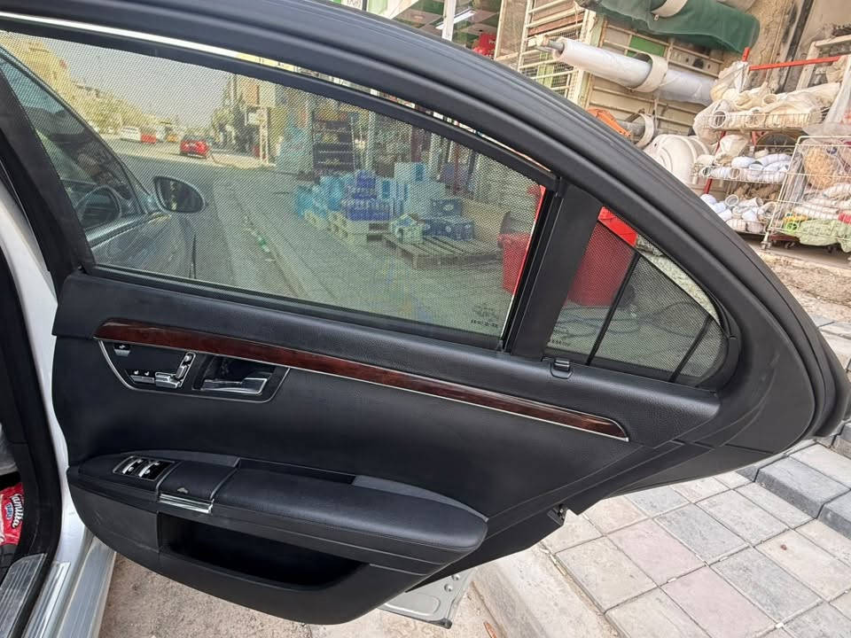 للبيع مرسيدس S350 موديل 2009
* جاهزة من كل النواحي.
* الضرر: شامل خلفي والهلال.
* 5 بردات.
* منظور ليلي (Night Vision).
* رادار (Distronic).
* فتحة سقف بانوراما.
* شفط أبواب.
* مقاعد جلد كهربائية جديدة.
* تدفئة وتبريد للمقاعد الأمامية والخلفية.
* شاشة وكالة مع نظام ملاحة.
* كاميرا خلفية وحساسات أمامية وخلفية.
* نظام تعليق هوائي (AIRMATIC).
* مصابيح زينون ذكية متحركة.
* مقود متعدد الوظائف.
* ستائر كهربائية.
* تكييف أوتوماتيك متعدد المناطق.

السعر: 16,500 دولار.

مستعجل بالبيع، والسعر قابل للتفاوض بالمعقول بعد المعاينة. السيارة تستحق والفحص خير دليل.

للاستفسار والاتصال: ***********

