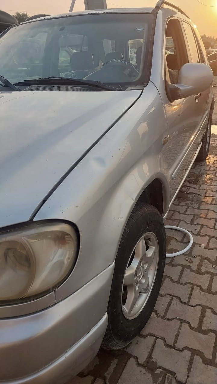 السلام عليكم 
مارسيدس ml
للبيع او المراوس 
موديل ٢٠٠٠
بيها صبغ قطعتين فقط بدون دواخل
كير مكينة تبريد حدادية خير من الله 
رقم دهوك تحويل مباشر 
السعر ٨٥ وبيها مجال 
مكان السيارة بغداد شهداء البياع 
للتواصل: ‭٠٧٧٢ ٩٩٣ ٥٠٥٦
