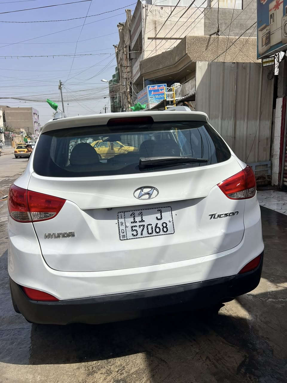 السلام عليكم
توسان 2013
رقم بغداد بأسمي 
خليجي
محرك 2000 دوش
شاشة
كاميرا خلفية
منظومة زنون عالي ناصي
اشاير بالمري
مري كهرباء
تحكم ستيرن
تبريد ثلج
كير مكينة خير من الله
صدر امامي خلفي جديد
ادامة منظومة بانزين و بلكات كلة جديد
السعر 140 و بيها مجال بسيط
للاستفسار الاتصال على الرقم***********
