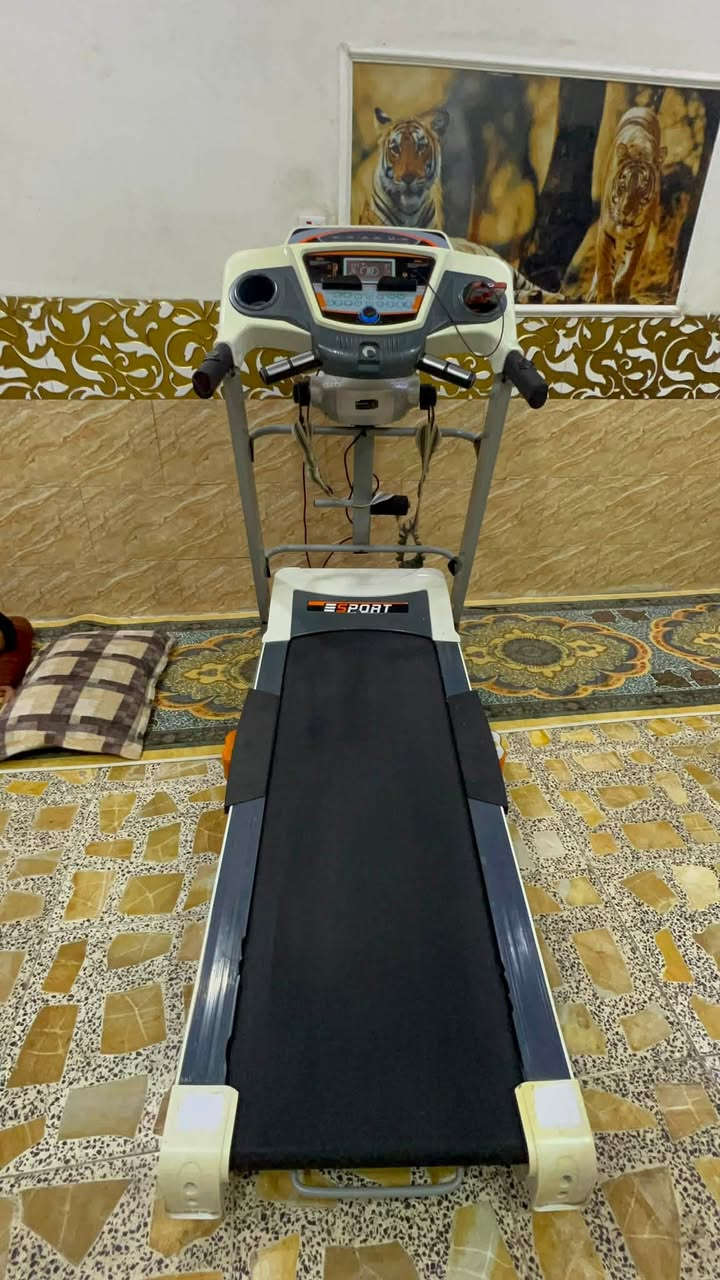 جهاز جري ماركة سبورت جبلي دبل ماطور ماطورين بي شاشه لمس يحمل 150KG سرعه عاليه16.0 بي بلوتوث شاحن موبايل بي بي رجاج تكسير شحوم وشناو بطن شاشه تعد وقت سعرات حراريه قياس نبضات القلب مسافه مقطوعه بي مفتاح امان شناو بطن جهاز يطبك ومياخد مساحه سعره 300  بغداد يوجد توصيل محافظات ***********
