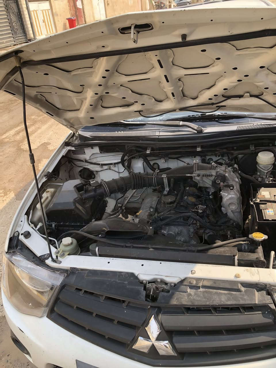 مستبوشي بيكم ٢٠١٠ سياره نضيفه كير كهربائيات صدر خير من الله رقم بغداد انكليزي ب اسمي  بيها فقط بوارد بسيطه لل استفسار ***********
