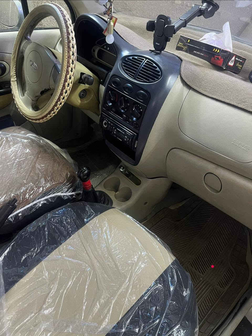 السلام عليكم
كيو كيو موديل ٢٠٠٩ كير عادي مكينه كير جديد سياره  بيها درايم شفت وشحن غاز التبريد فقط رقم بغداد انكليزي دولي ابيع شرط التحويل سعر ٢٨ ورقه وبيها مجال حك الجيه رقم موبايل ***********
