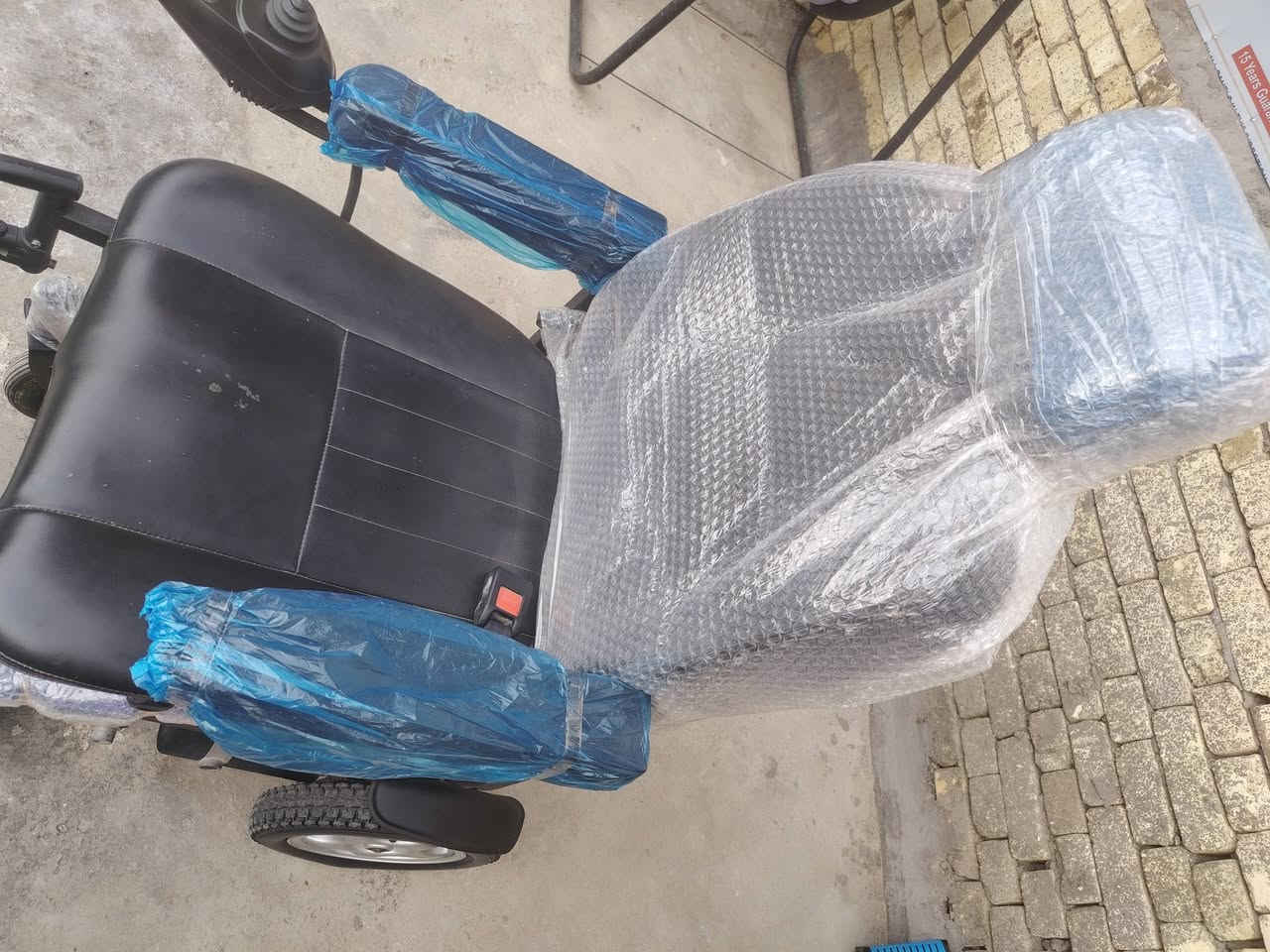 السلام عليكم عربانه كهربائيه للبيع شغاله سعرها 450 وبيها مجال ناصريه مركز الاستفسار نتصل عله رقم ***********

