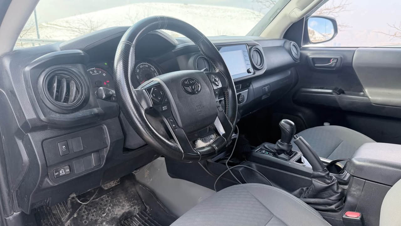 تويوتا توكاما موديل 21
سته سلندر. بانزين فور ويل 
ماشيه.116الف
بصمه تشغيل عن بعد
ضربتها. موجوده وموضحه بالسونار 
مكينه وكير مكفول

واذا مراوس بهايلوكس. اوتو فورويل  

السعر 235وبي مجال

*********** Colombo, Sri Lanka
