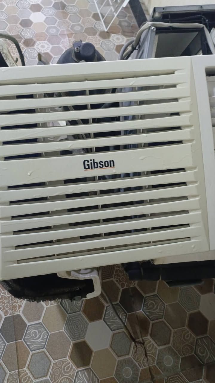 السلام عليكم  عندي مكيفات 2 للبيع واحد ONAX والثاني GibSON مكاني  ديالى بعقوبة تقاطع القدس سعر اتصل ***********
