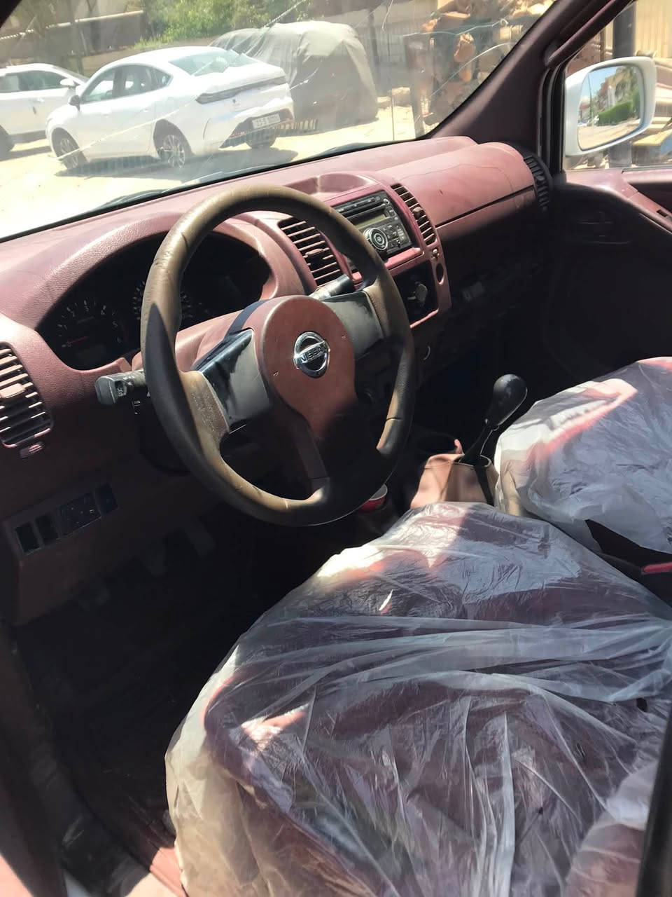 نيفار موديل ة٢٠١٣ رقم بغداد كاز مكينه
مكفوله سياره من الصبغ والضربه
حداديه صدر جدد سونر مع السياره
عنوان بغداد ***********
