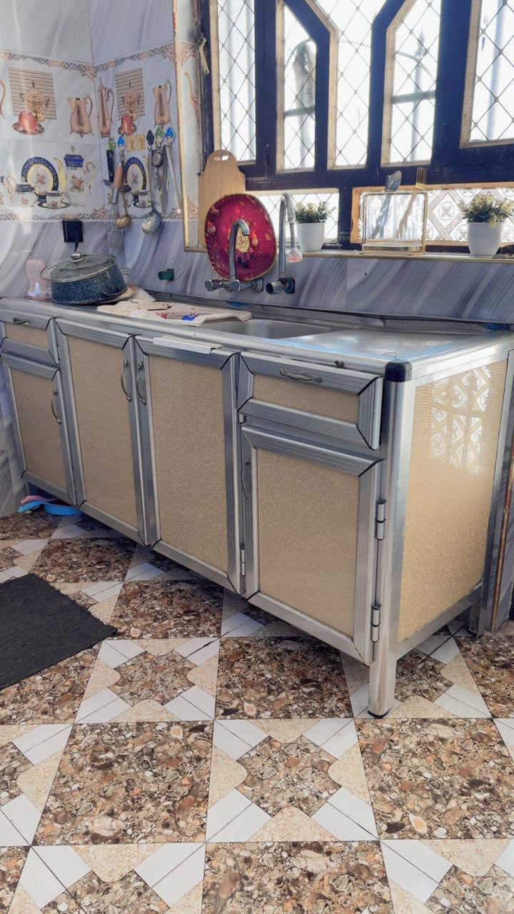 كاونتر المنيوم مستعمل قياس مترتين 3 قطع
250 الف 

توصيل موجود / ***********
